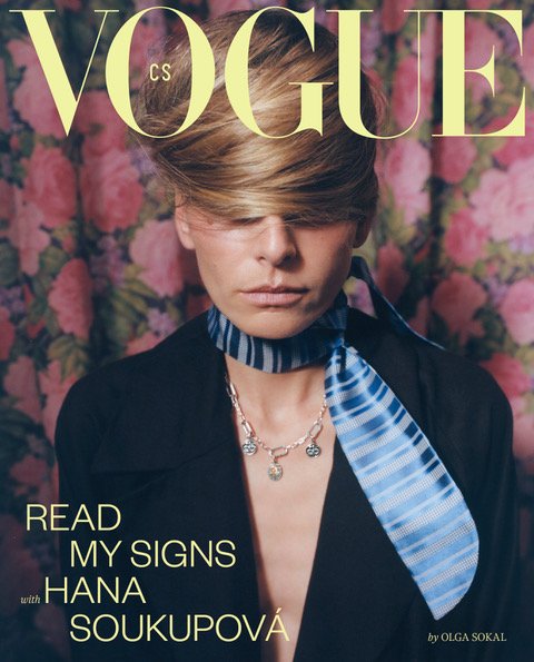 obálka časopisu VOGUE limitovaná edice 10/2025 Hana Soukupová - šátek
